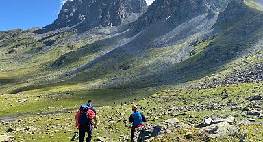 Rize'de yaylada kaybolup mahsur kalan Avusturyalı turisti ekipler kurtardı