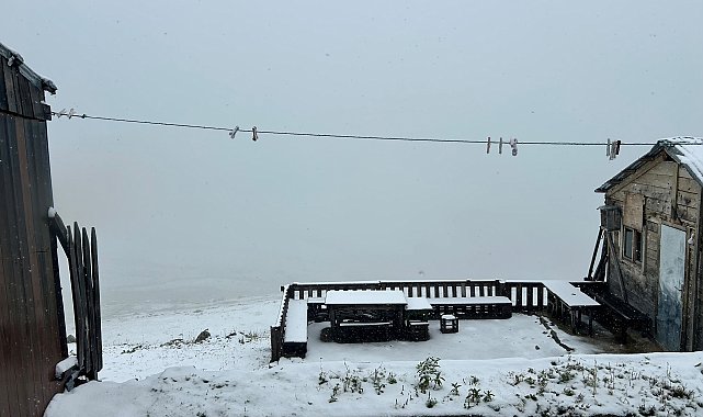 Rize'nin yükseklerine kar yağdı