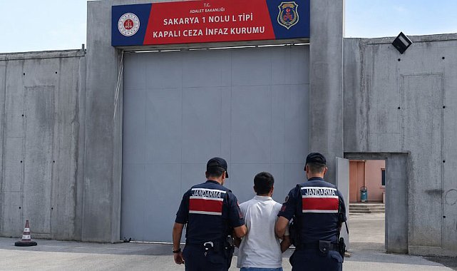Sakarya'da 6 kilo esrar ile 102 kök kenevir ele geçirildi; 4 tutuklama