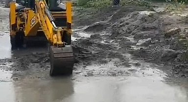 Sakarya'da dere taştı; su baskınları yaşandı