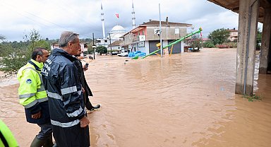 Sakarya'da dere taştı; su baskınları yaşandı
