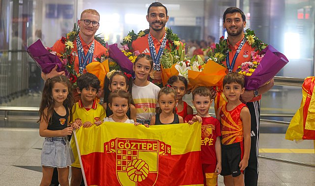 Şampiyon cimnastikçilere İzmir'de coşkulu karşılama