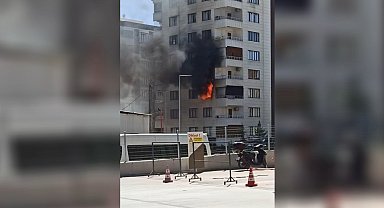 Şanlıurfa'da 8 katlı binada yangın: Bina sakinleri tahliye edildi