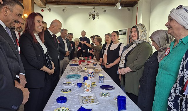 Şehit anneleri ve gazi eşlerinden seramik sergisi