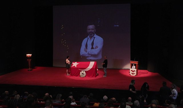 Serhat Kılıç için Harbiye Muhsin Ertuğrul Sahnesi'nde anma töreni yapıldı
