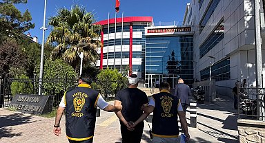 Sevgilisini darbederken araya giren kişiyi bıçaklayan şüpheli yakalandı