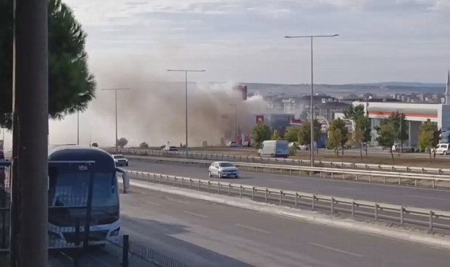 Silivri'de iş yerinde çıkan yangın akaryakıt istasyonuna sıçramadan söndürüldü