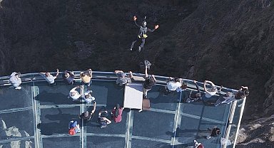 Sivas'ta 243 metrelik cam seyir terastan nefes kesen atlayış