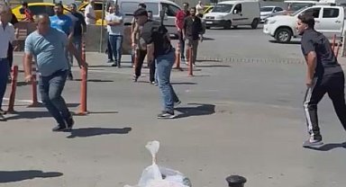Sultanbeyli'de korsan taksi kavgasında 2 taksici bıçaklandı