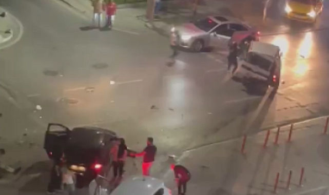 Sultangazi'de 3 aracın karıştığı zincirleme kaza: 5 yaralı