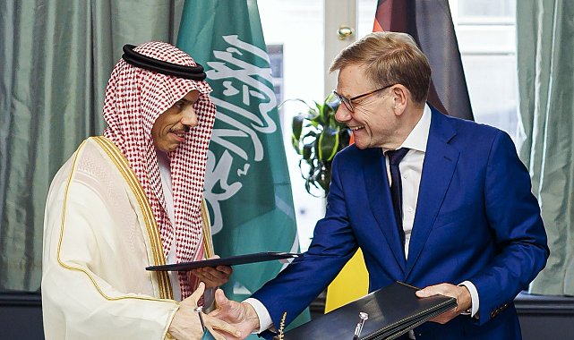 Suudi Arabistan ve Almanya'dan Hürmüz Boğazı çağrısı