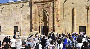 Tarihin taşla yazılmış şaheserinde 'gölge' turizmi
