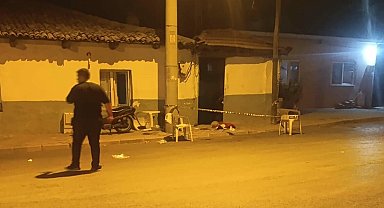 Tartıştığı eşi ve kızını bıçakla yaraladı