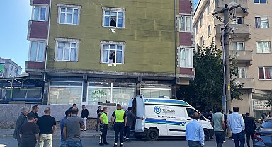 Tartıştığı eşini öldürüp, sabaha kadar başında bekledi