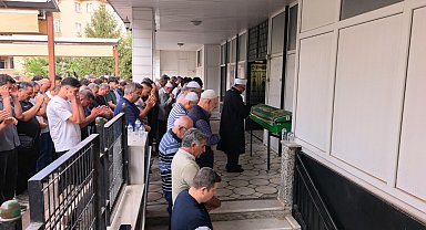 TIR ile motosikletin çarpıştığı kazada ölen 2 kişi toprağa verildi