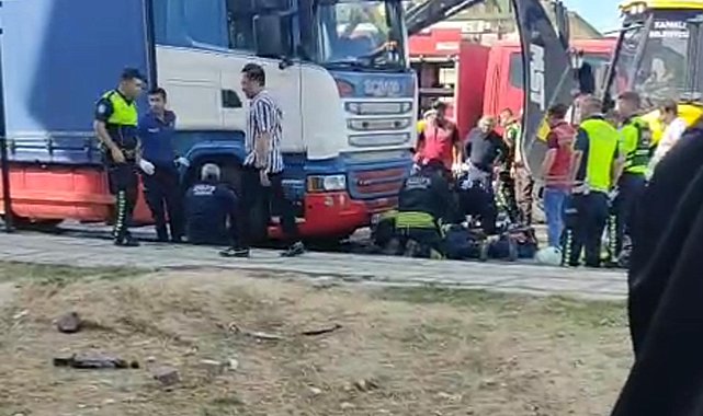 TIR'ın altında kalan yaya ağır yaralandı