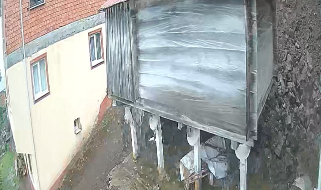 Trabzon'da metrekareye 50 kilogram yağış hasara yol açtı