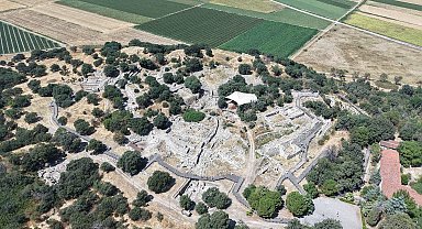 Troya Antik Kenti'nde 2 bin 800 yıllık agora gün yüzüne çıkarılıyor