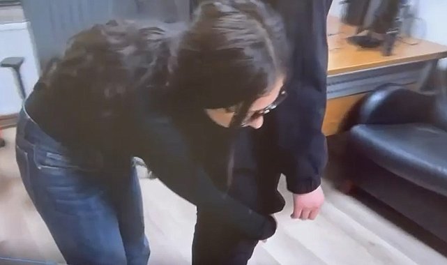 Tuğyan'ın annesi Güllü'yü attığını öne sürüp, olay anını uygulamalı anlattı