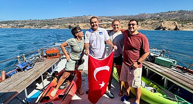 Tuna Tunca Catalina Kanalı'nı geçti