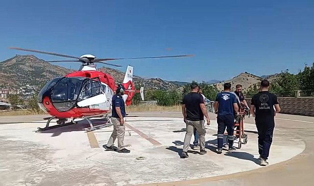 Tunceli'de parmaklarından yaralanan kadın, ambulans helikopterle sevk edildi