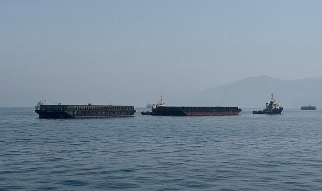 UKMTO: Umman açıklarında Hürmüz Boğazı'ndan geçen bir tanker vuruldu