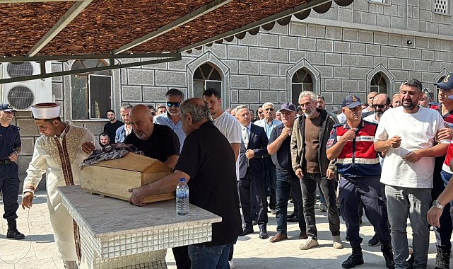 Umay bebek, aynı kazada ölen annesinin yanına defnedildi