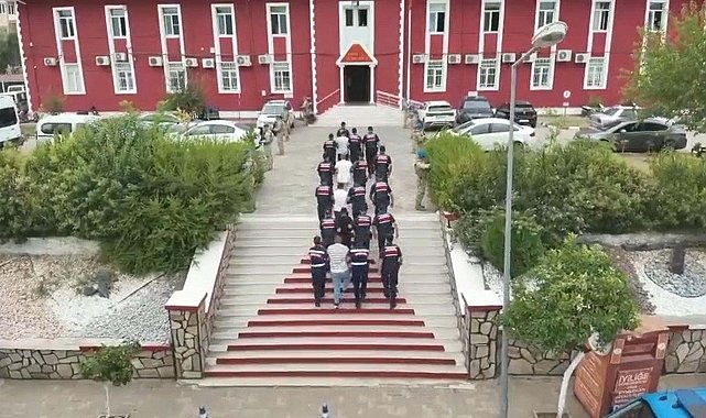 Üreticileri dolandıran şüphelilere 3 ilde operasyon; 6 gözaltı