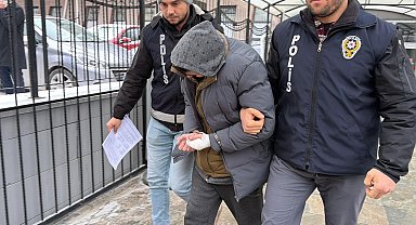 Üvey babasını bıçaklayarak öldüren sanık: Annemi korumak için müdahale ettim