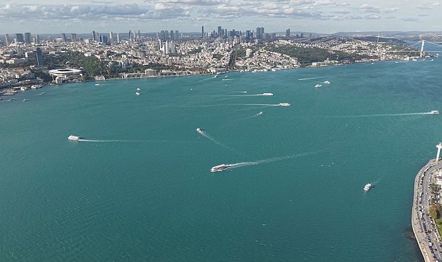 Yağışın ardından turkuaz renge bürünen İstanbul Boğazı havadan görüntülendi