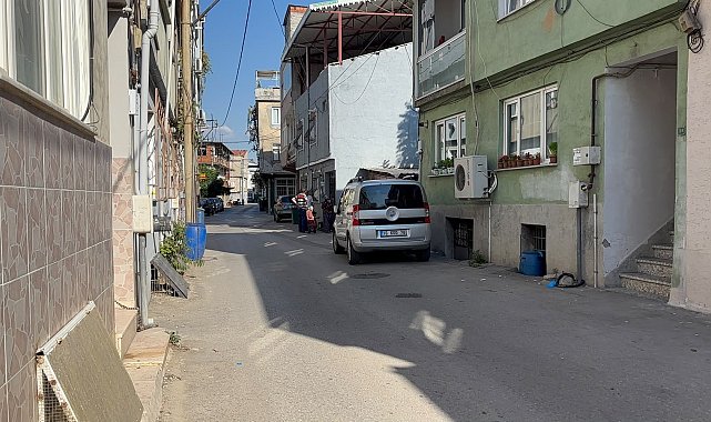 Yakınlarının haber alamadığı çift evlerinde ölü bulundu