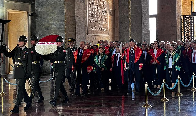Yargıtay üyelerinden adli yıl açılışında Anıtkabir'e ziyaret