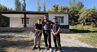 Yarım kalan evlerinde ders çalışıp fen lisesini kazanan ikizler, yeni yuvalarına kavuştu