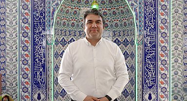 Yazdığı kitapla gençleri camide buluşturdu