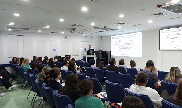 Yeditepe Üniversitesi Koşuyolu Hastanesi'nde 'Yaşam Boyu Güvenli Bakım' programı düzenlendi