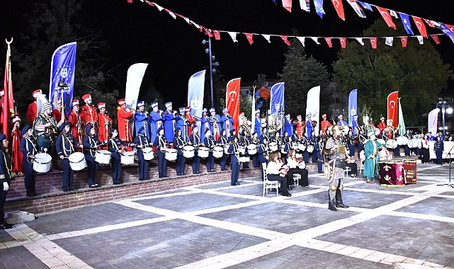 Yenişehir'de festival coşkusu: 88 Kişilik dev kadro sahnede