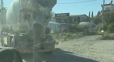 Yola beton dökerek ilerleyen mikserin sahibine 191 bin 867 TL ceza