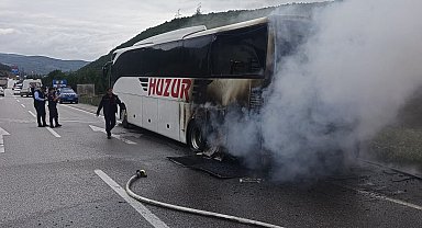 Yolcu otobüsü seyir halindeyken alev aldı