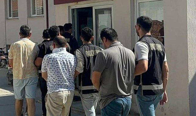 Yurt dışına kaçmaya çalışan FETÖ şüphelileri teknede yakalandı
