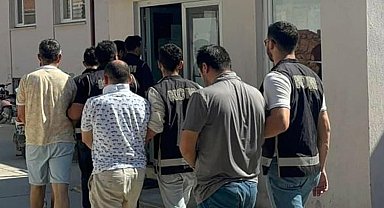 Yurt dışına kaçmaya çalışan FETÖ şüphelileri teknede yakalandı