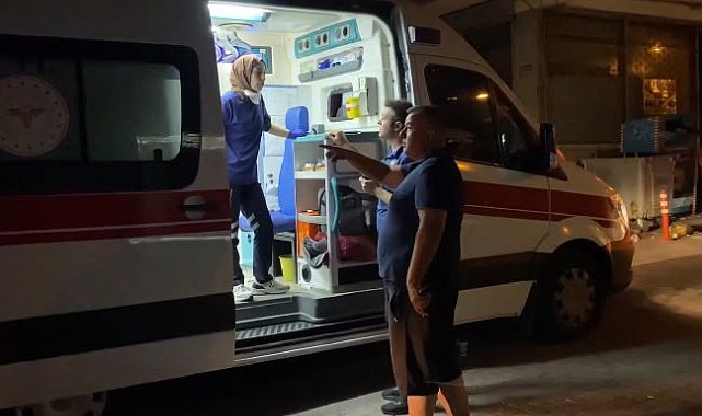 Zeytinburnu'nda 5 katlı binada yangın: 5 kişi dumandan etkilendi