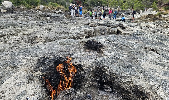 'İlk olimpiyat ateşi' efsanesinin adresi Yanartaş, turistlerin uğrak noktası