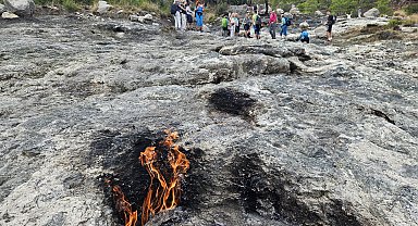 'İlk olimpiyat ateşi' efsanesinin adresi Yanartaş, turistlerin uğrak noktası