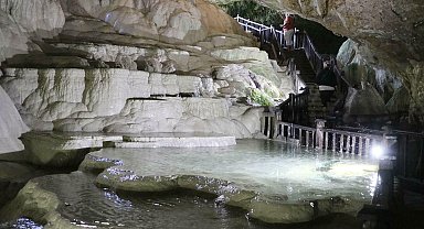 'Yer altındaki gizli Pamukkale' Kaklık Mağarası, ziyaretçi sayısında kendi rekorunu geliştirdi