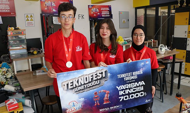 3D yazıcı ile geliştirdikleri robot projesiyle TEKNOFEST'te ikinci oldular