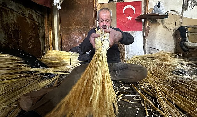 56 yıllık süpürgeci, teknolojiye direniyor