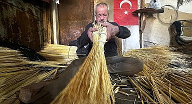 56 yıllık süpürgeci, teknolojiye direniyor