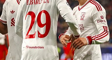 9 gollü maçta kazanan Liverpool
