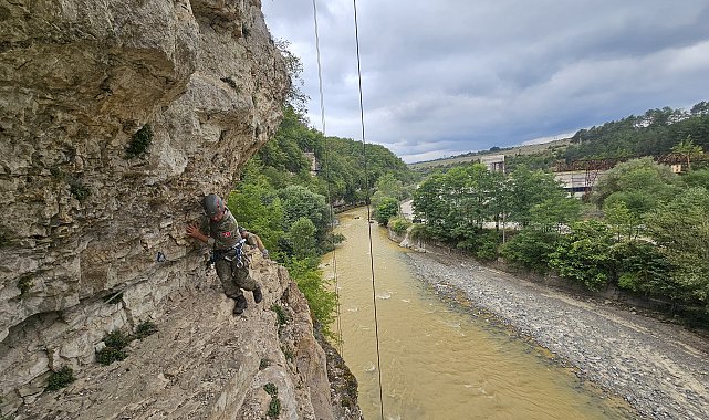 9 subay ve 1 astsubay Gürcistan'da dağcılık kursunu başarıyla tamamladı