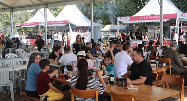 Adana Lezzet Festivali'ne 2'nci gününde yoğun ilgi